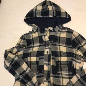 Pull over button flannel with hood
